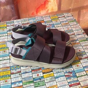 Merrell Women’s Sandals burgundy Strappy Comfort Size 8